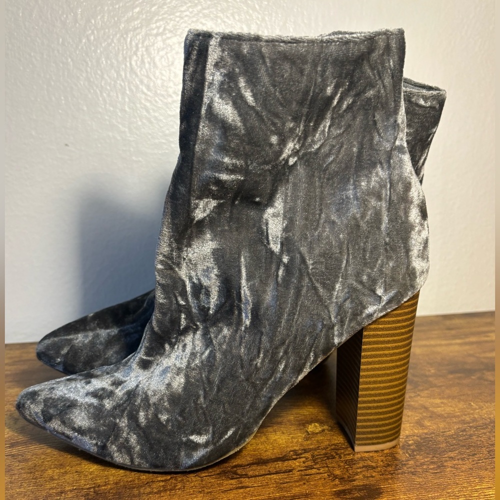Gray Velvet Like Pointed Bootie with Heel NWOT - Picture 4 of 8